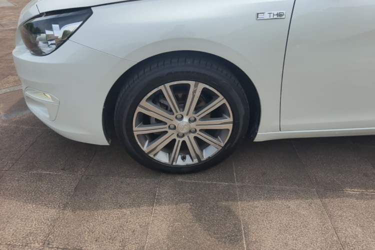 Used Peugeot 408 2015 1.2T Automatic Luxury Edition Left Front Wheel Hub