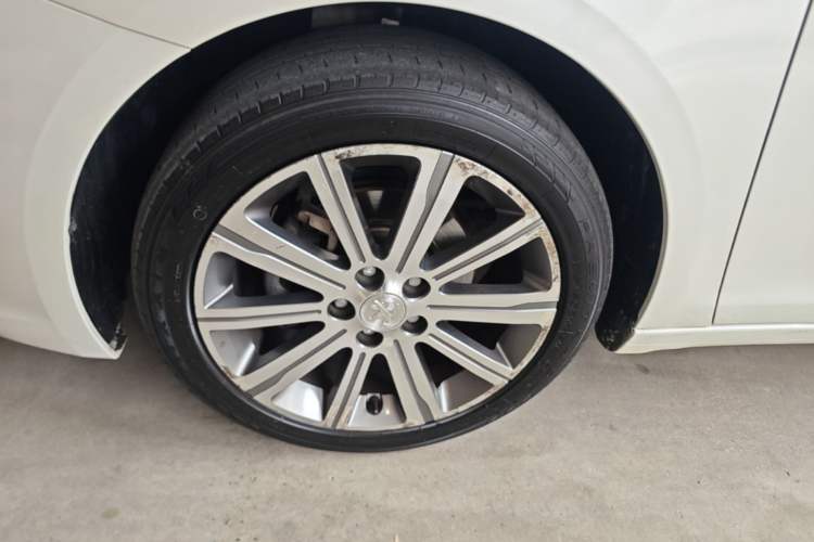 Used Peugeot 408 2015 1.2T Automatic Luxury Edition Left Front Wheel Hub
