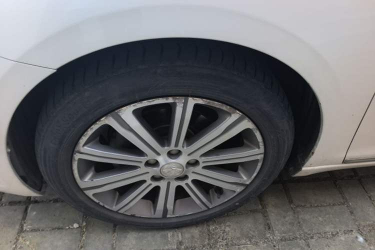 Used Peugeot 408 2015 1.2T Automatic Glory Edition Left Front Wheel Hub