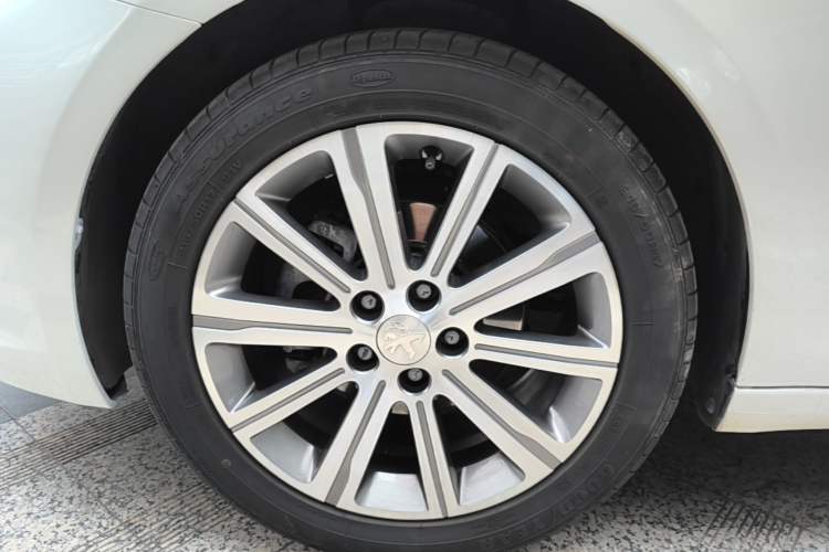 Used Peugeot 408 2015 1.2T Automatic Luxury Edition Left Front Wheel Hub