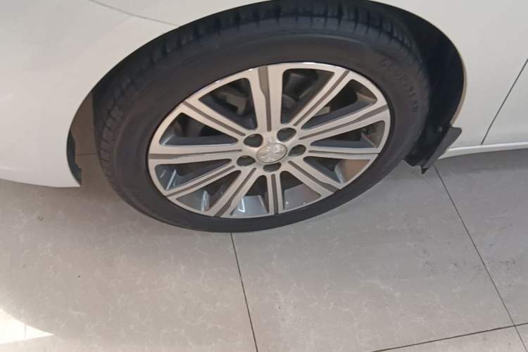Used Peugeot 408 2015 1.2T Automatic Luxury Edition Left Front Wheel Hub