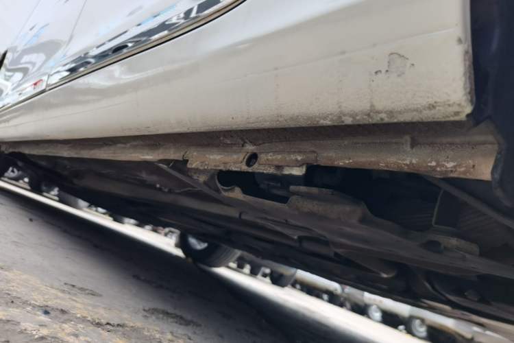 Used Peugeot 408 2015 1.2T Automatic Luxury Edition Left Side Sill