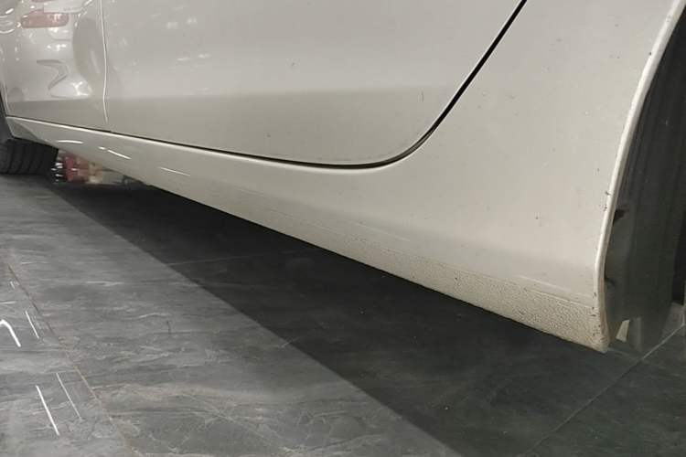 Used Peugeot 408 2015 1.2T Automatic Luxury Edition Left Side Sill