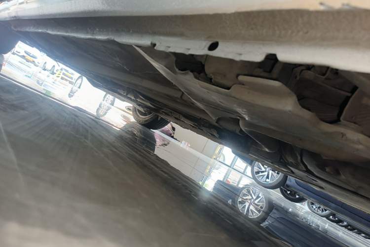 Used Peugeot 408 2015 1.2T Automatic Luxury Edition Left Side Sill