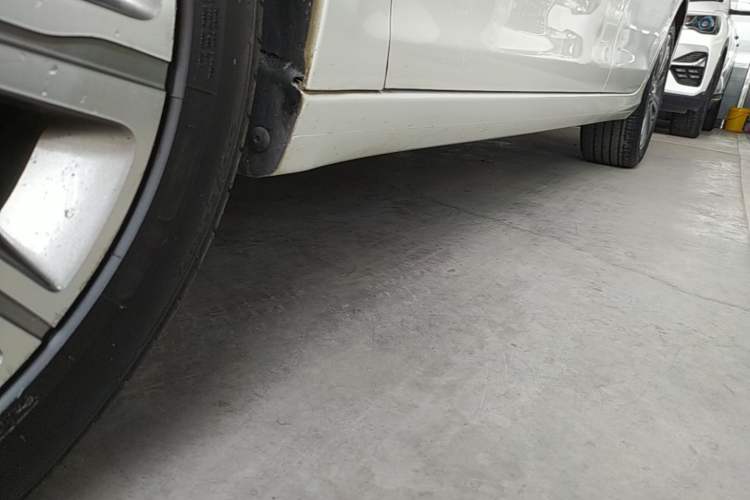 Used Peugeot 408 2015 1.2T Automatic Luxury Edition Left Side Sill