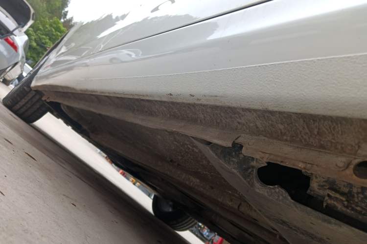 Used Peugeot 408 2015 1.2T Automatic Luxury Edition Left Side Sill