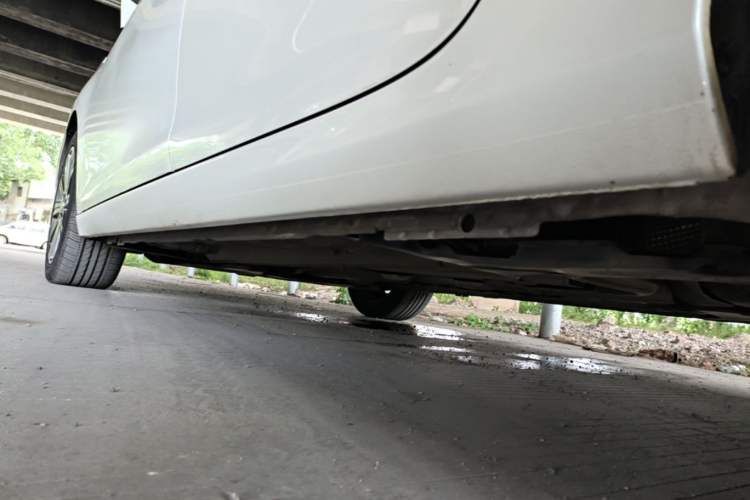 Used Peugeot 408 2015 1.2T Automatic Glory Edition Left Side Sill