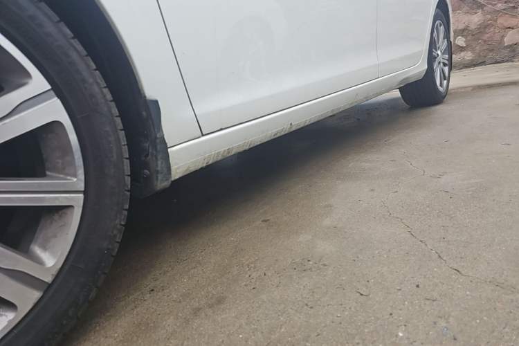Used Peugeot 408 2015 1.2T Automatic Luxury Edition Left Side Sill