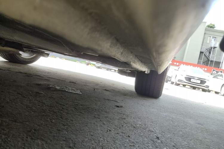 Used Peugeot 408 2015 1.2T Automatic Luxury Edition Left Side Sill