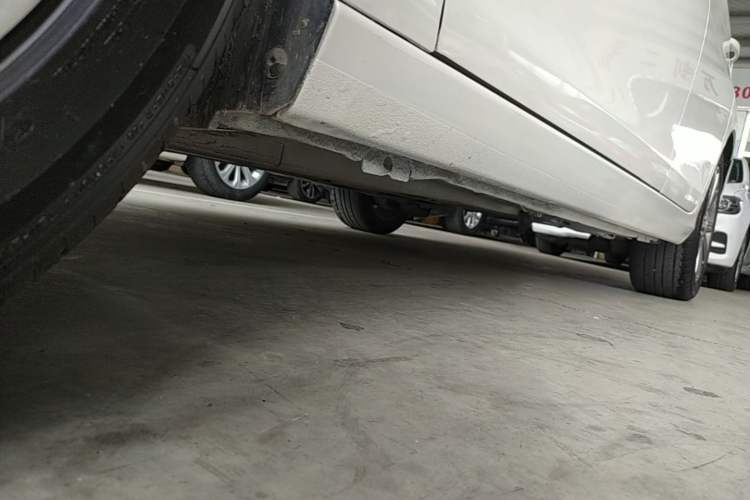 Used Peugeot 408 2015 1.2T Automatic Luxury Edition Left Side Sill