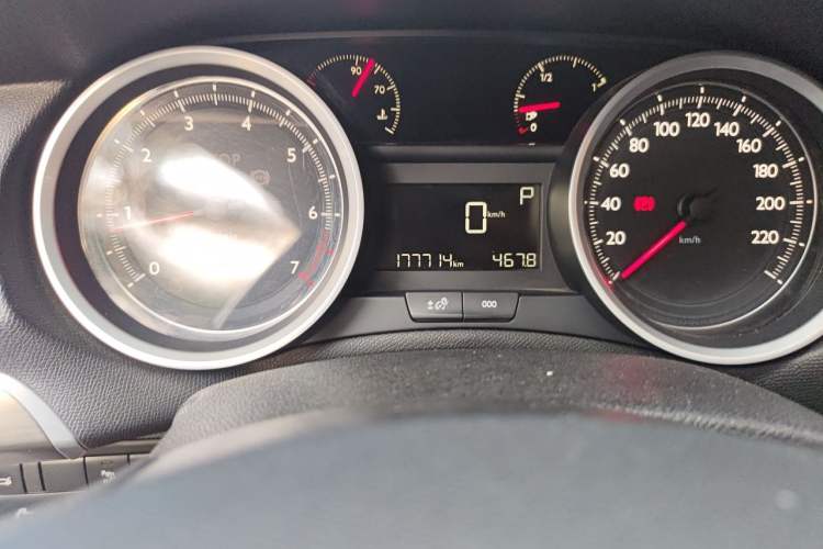 Used Peugeot 408 2015 1.2T Automatic Luxury Edition Odometer Close Up