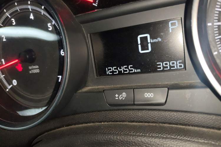 Used Peugeot 408 2015 1.2T Automatic Luxury Edition Odometer Close Up