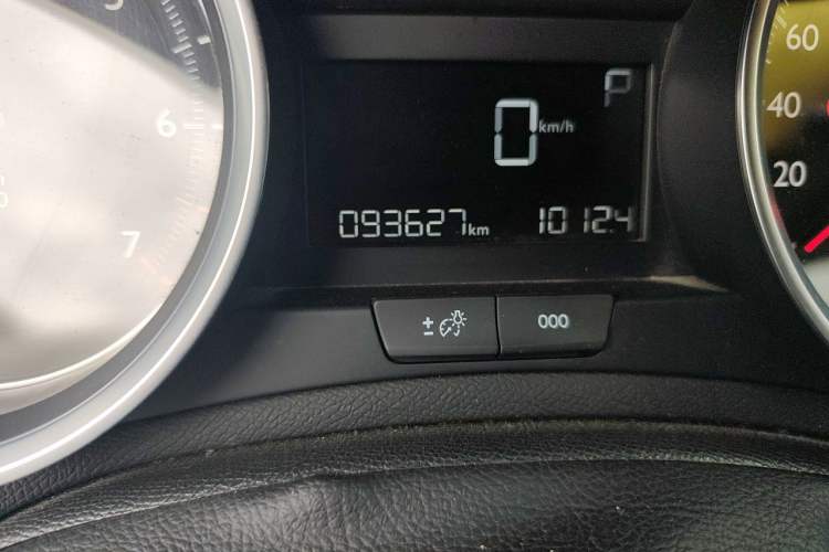 Used Peugeot 408 2015 1.2T Automatic Luxury Edition Odometer Close Up