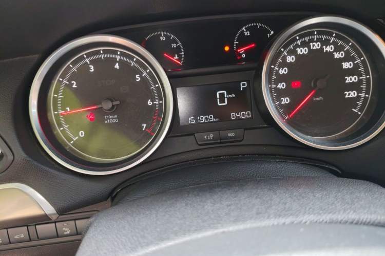 Used Peugeot 408 2015 1.2T Automatic Luxury Edition Odometer Close Up