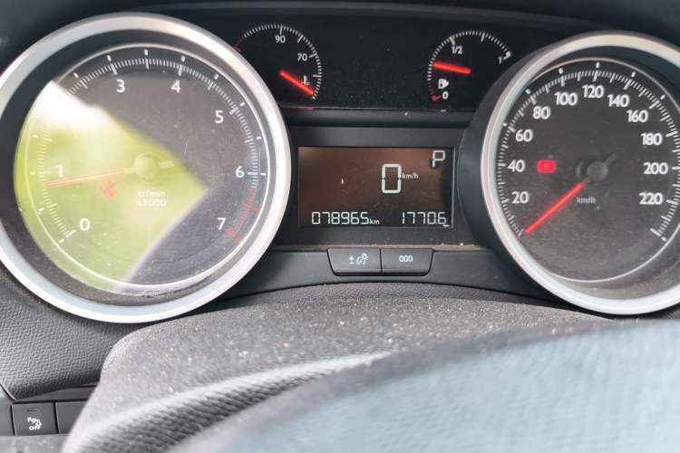 Used Peugeot 408 2015 1.2T Automatic Luxury Edition Odometer Close Up