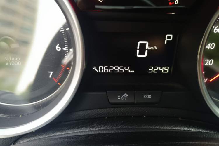 Used Peugeot 408 2015 1.2T Automatic Luxury Edition Odometer Close Up