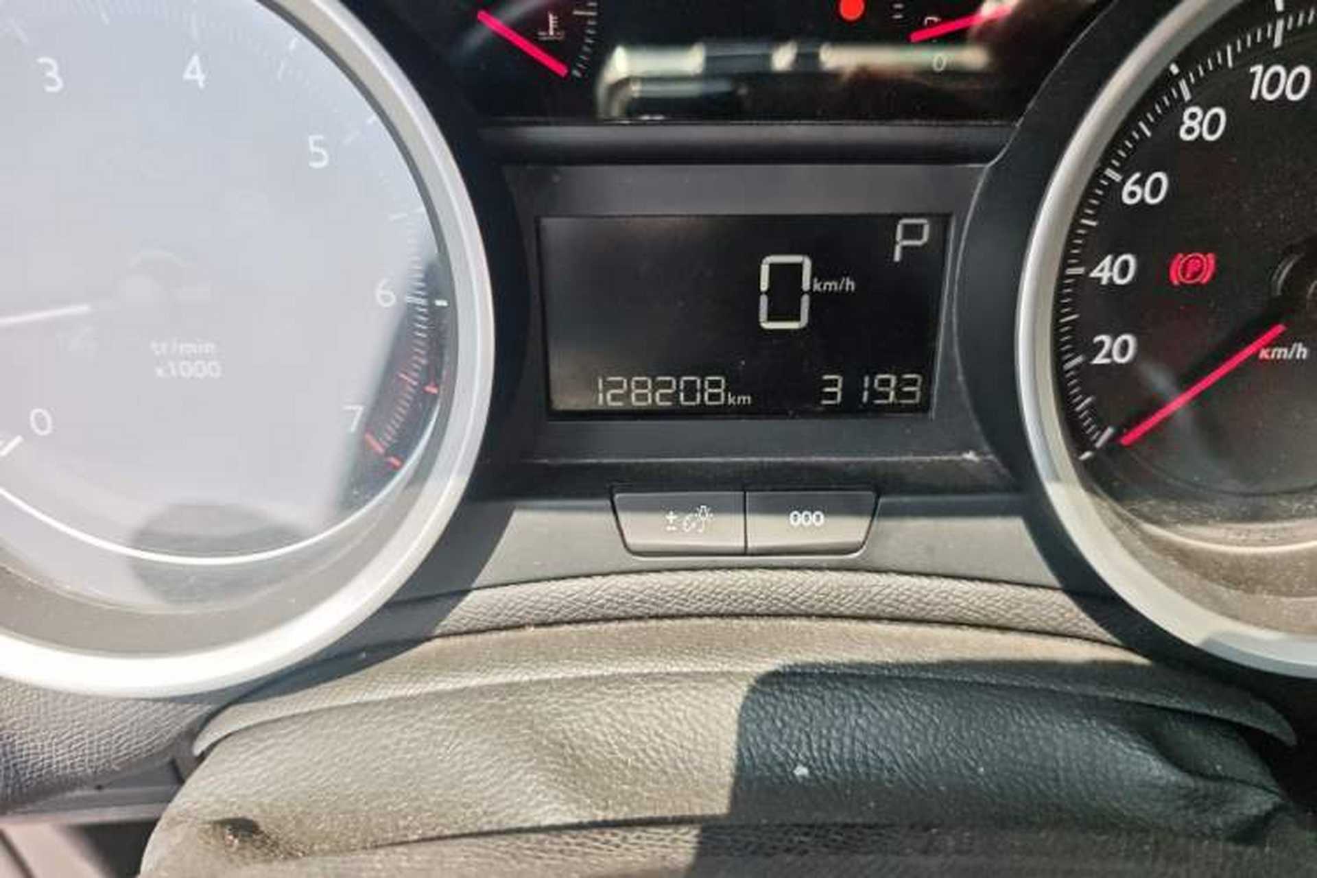 Used Peugeot 408 2015 1.2T Automatic Luxury Edition Odometer Close Up