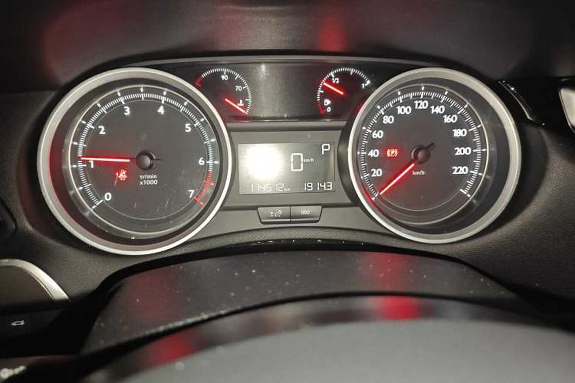 Used Peugeot 408 2015 1.2T Automatic Luxury Edition Odometer Close Up