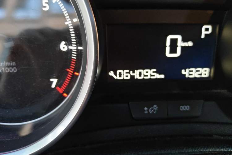 Used Peugeot 408 2015 1.2T Automatic Luxury Edition Odometer Close Up