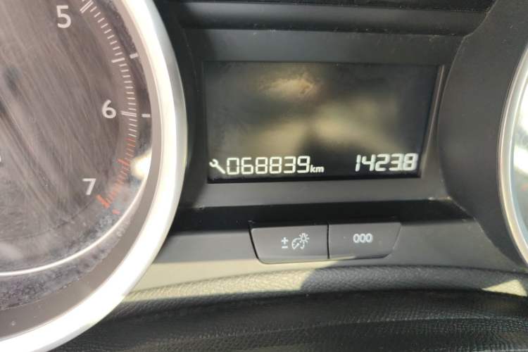 Used Peugeot 408 2015 1.2T Automatic Glory Edition Odometer Close Up