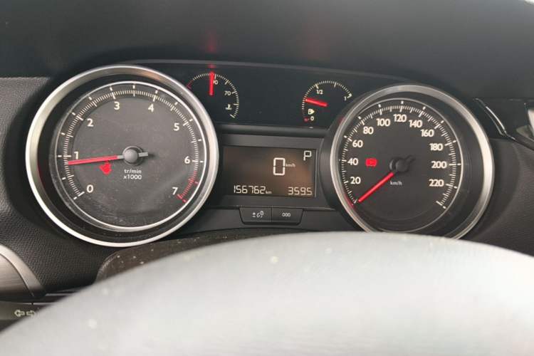 Used Peugeot 408 2015 1.2T Automatic Luxury Edition Odometer Close Up