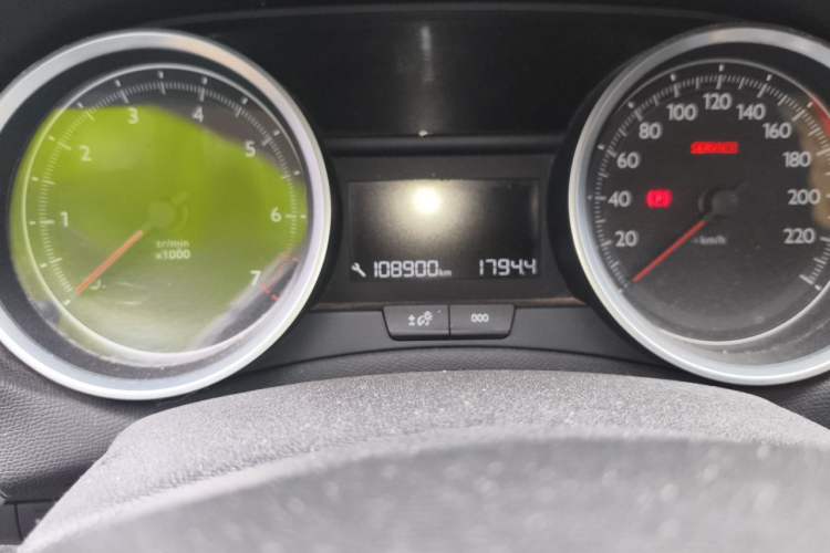 Used Peugeot 408 2015 1.2T Automatic Luxury Edition Odometer Close Up