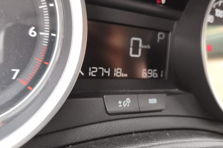 Used Peugeot 408 2015 1.2T Automatic Luxury Edition Odometer Close Up