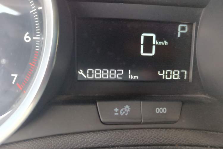 Used Peugeot 408 2015 1.2T Automatic Luxury Edition Odometer Close Up