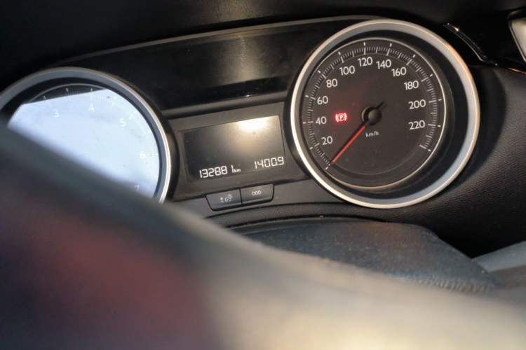 Used Peugeot 408 2015 1.2T Automatic Luxury Edition Odometer Close Up