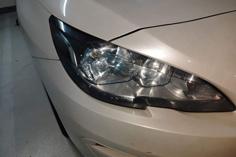 Used Peugeot 408 2015 1.2T Automatic Luxury Edition Right Front Headlight