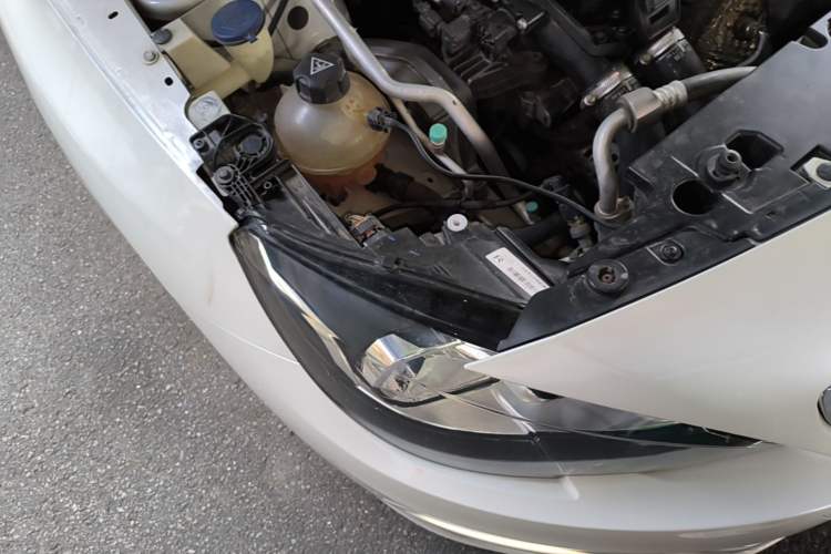 Used Peugeot 408 2015 1.2T Automatic Luxury Edition Right Front Headlight