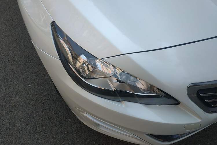 Used Peugeot 408 2015 1.2T Automatic Luxury Edition Right Front Headlight