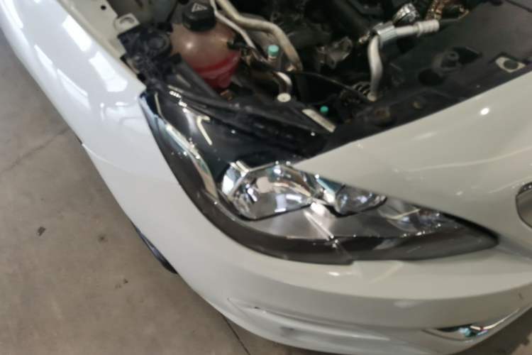 Used Peugeot 408 2015 1.2T Automatic Luxury Edition Right Front Headlight