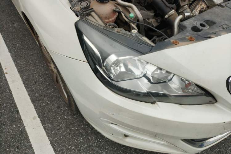 Used Peugeot 408 2015 1.2T Automatic Luxury Edition Right Front Headlight