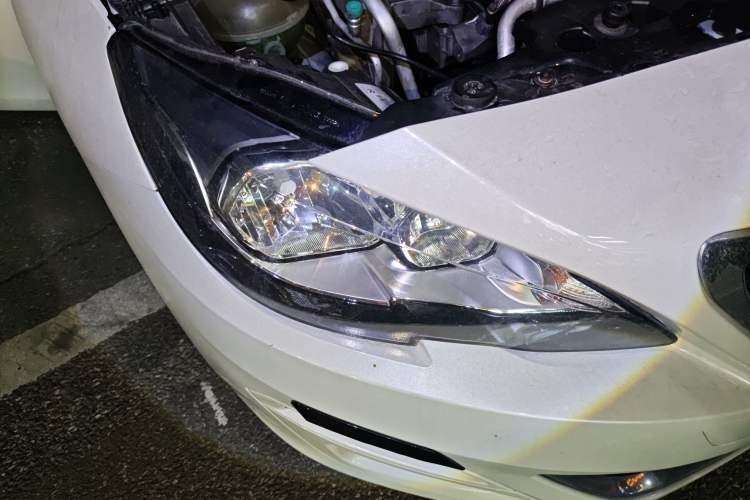 Used Peugeot 408 2015 1.2T Automatic Luxury Edition Right Front Headlight