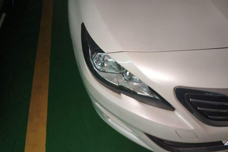 Used Peugeot 408 2015 1.2T Automatic Luxury Edition Right Front Headlight