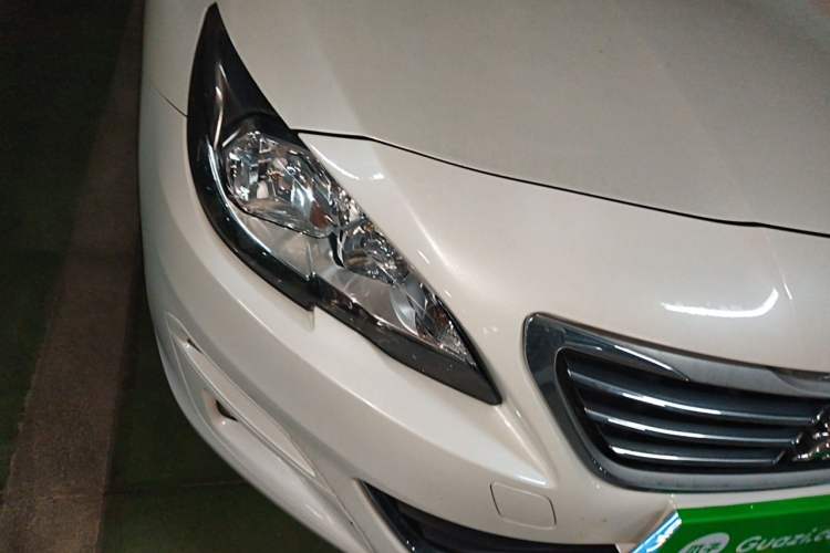 Used Peugeot 408 2015 1.2T Automatic Luxury Edition Right Front Headlight
