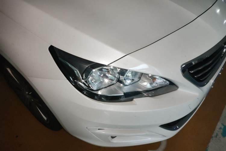 Used Peugeot 408 2015 1.2T Automatic Luxury Edition Right Front Headlight