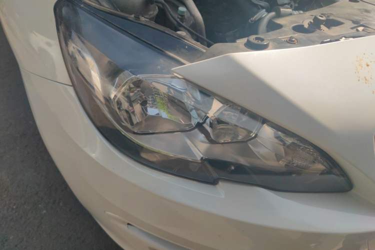 Used Peugeot 408 2015 1.2T Automatic Luxury Edition Right Front Headlight