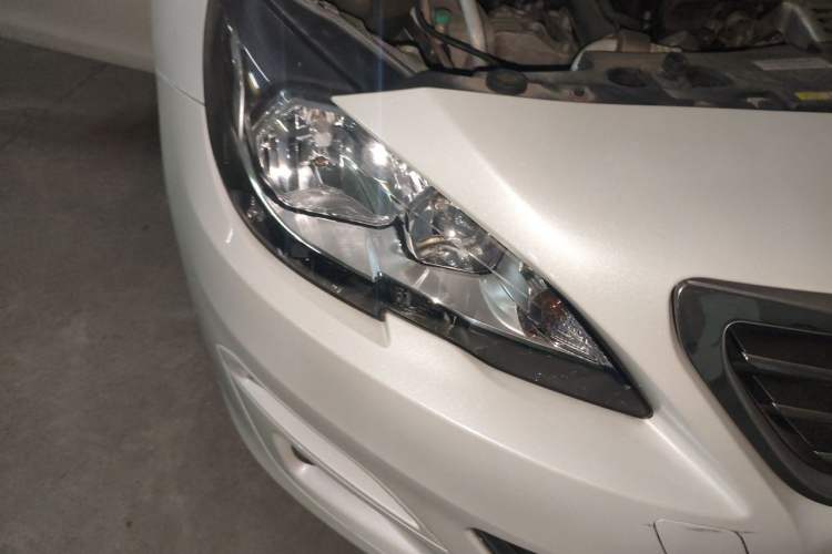 Used Peugeot 408 2015 1.2T Automatic Luxury Edition Right Front Headlight