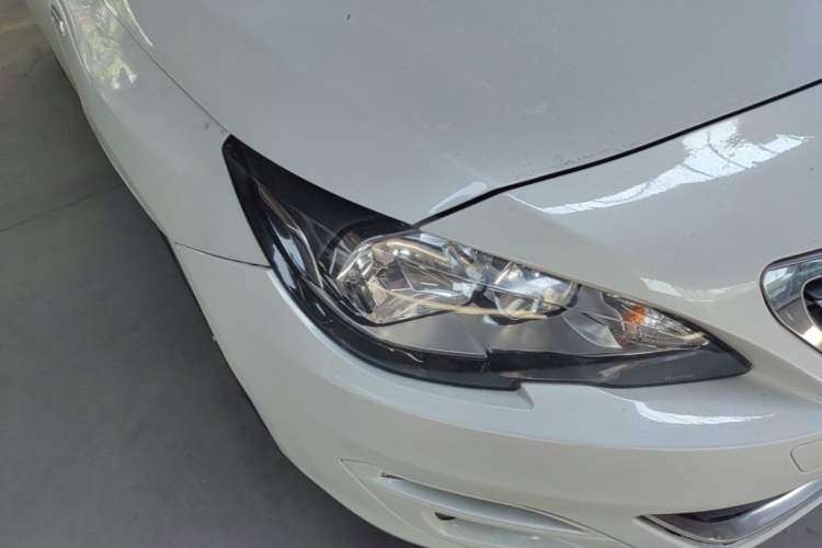 Used Peugeot 408 2015 1.2T Automatic Luxury Edition Right Front Headlight