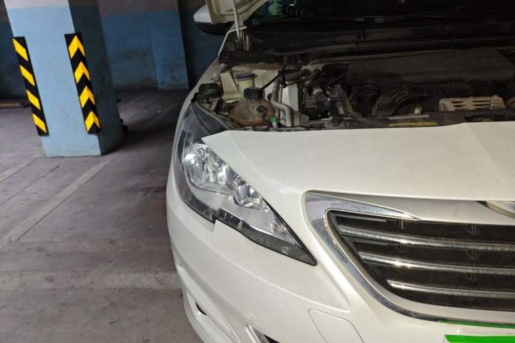 Used Peugeot 408 2015 1.2T Automatic Luxury Edition Right Front Headlight