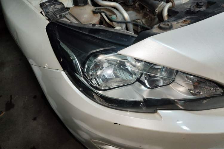 Used Peugeot 408 2015 1.2T Automatic Luxury Edition Right Front Headlight