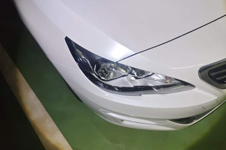 Used Peugeot 408 2015 1.2T Automatic Luxury Edition Right Front Headlight