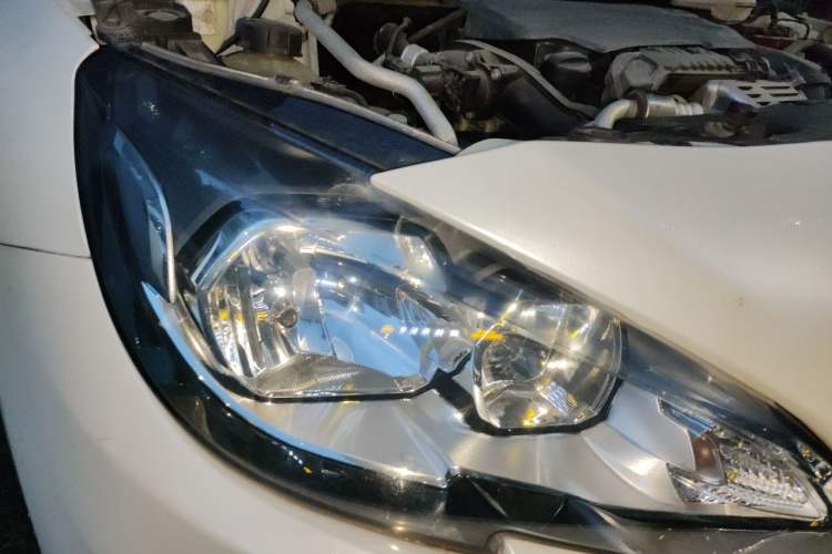 Used Peugeot 408 2015 1.2T Automatic Luxury Edition Right Front Headlight
