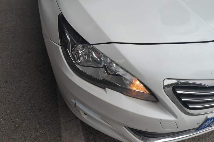 Used Peugeot 408 2015 1.2T Automatic Luxury Edition Right Front Headlight