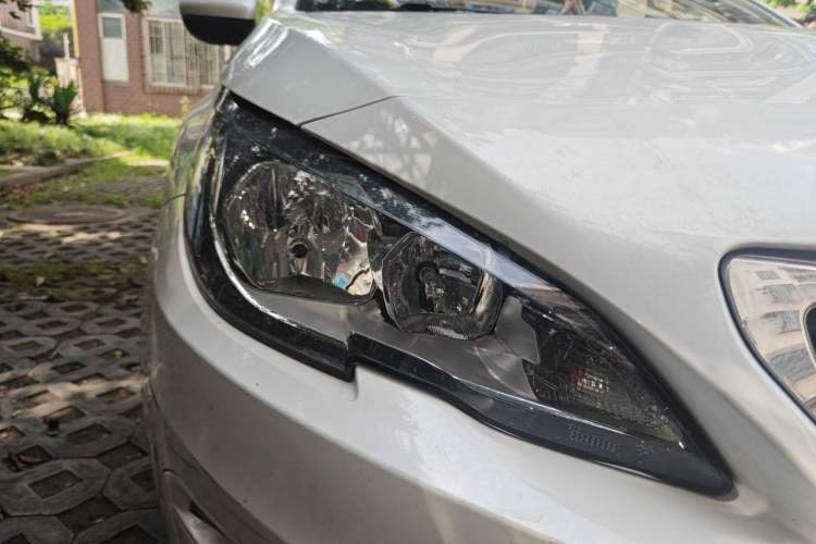 Used Peugeot 408 2015 1.2T Automatic Luxury Edition Right Front Headlight