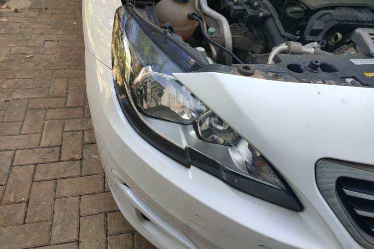 Used Peugeot 408 2015 1.2T Automatic Luxury Edition Right Front Headlight