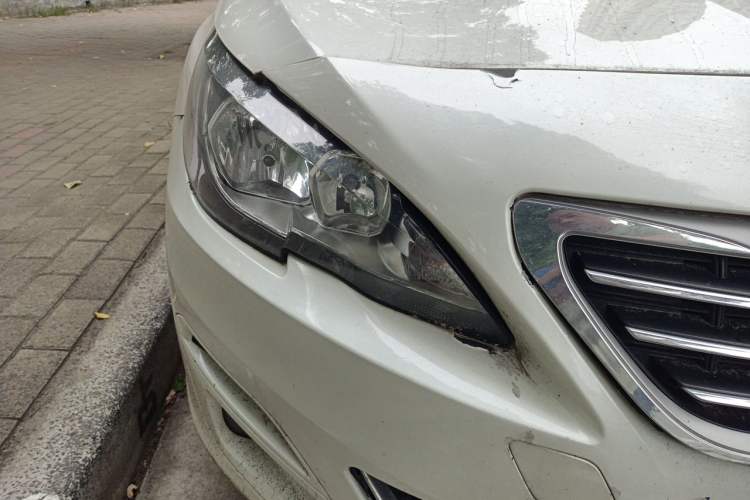 Used Peugeot 408 2015 1.2T Automatic Luxury Edition Right Front Headlight