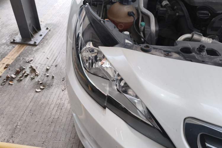 Used Peugeot 408 2015 1.2T Automatic Luxury Edition Right Front Headlight